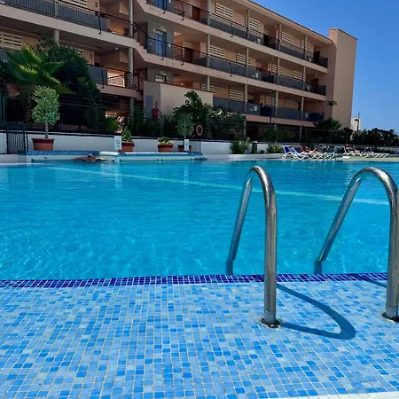 Vibrant Seaside In Cristianos Apartament