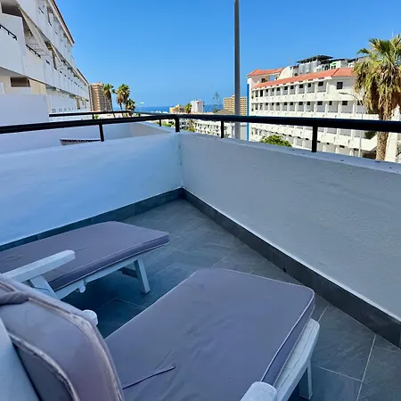 Vibrant Seaside In Cristianos 公寓 *