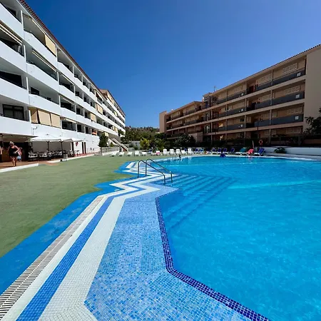 Vibrant Seaside In Cristianos Apartament