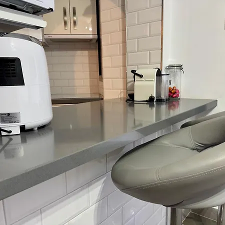 Vibrant Seaside In Cristianos Apartament *