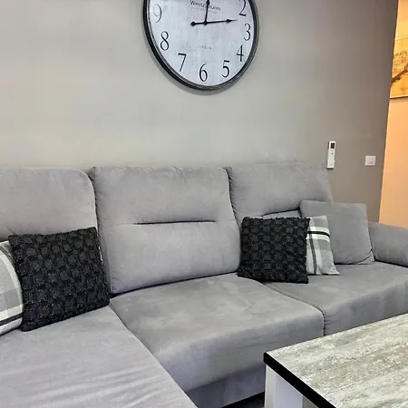 Vibrant Seaside In Cristianos Apartament *