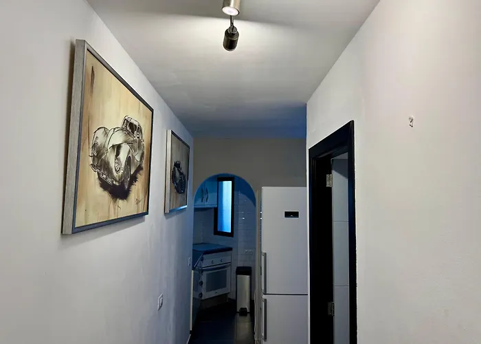 Vibrant Seaside In Cristianos Apartamento