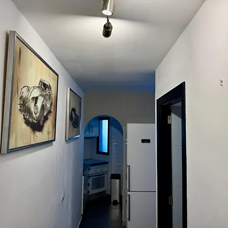 Vibrant Seaside In Cristianos Lejlighed