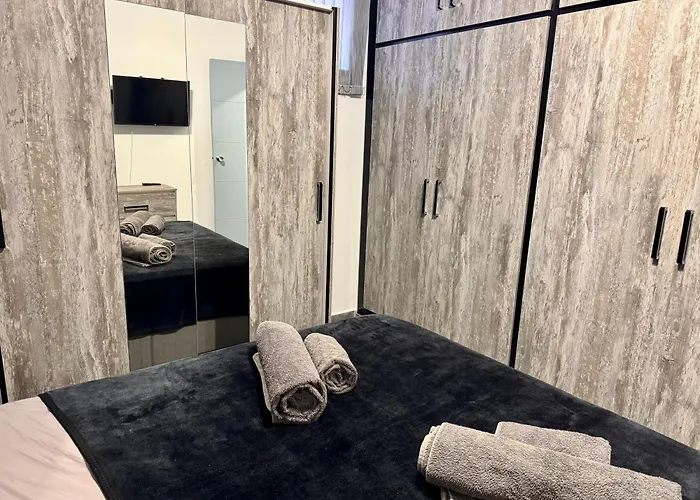 Vibrant Seaside In Cristianos شقة